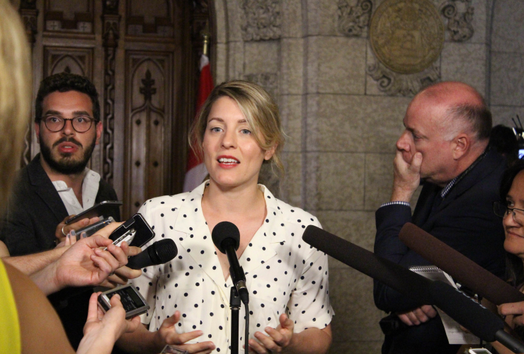 Mélanie Joly, Canadian Heritage, newspapers, Postmedia, Glen McGregor