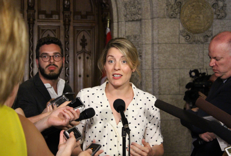 Mélanie Joly, media, Postmedia, advertising, Facebook, Google, Twitter