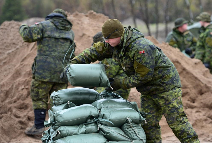 Canadian Forces, floods, Quebec, Canada, climate change, 2017