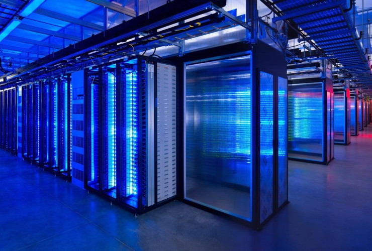 server room, Prineville Data Center, Prineville, 