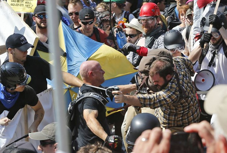 Far-right demonstrators clash with counter demonstrators at Charlottesville Confederate statue protest: photo from Wikipedia