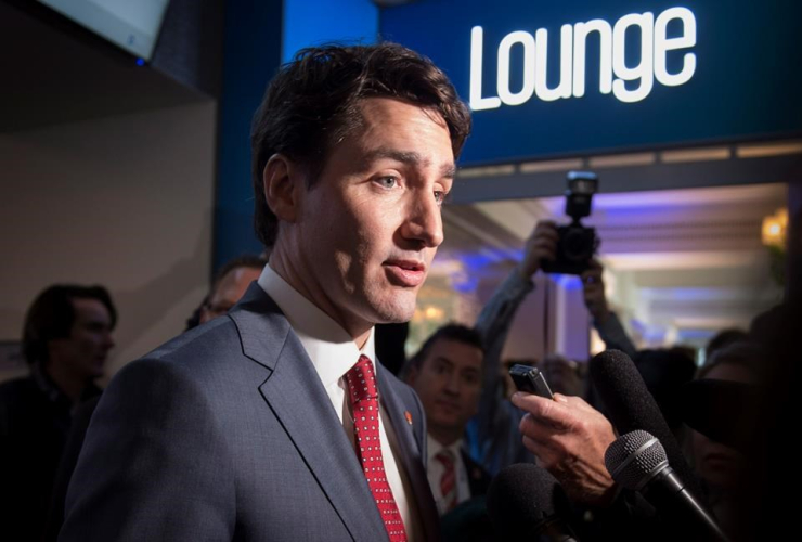 Prime Minister Justin Trudeau, reporters, business leaders, World Economic Forum, Davos, Switzerland, 