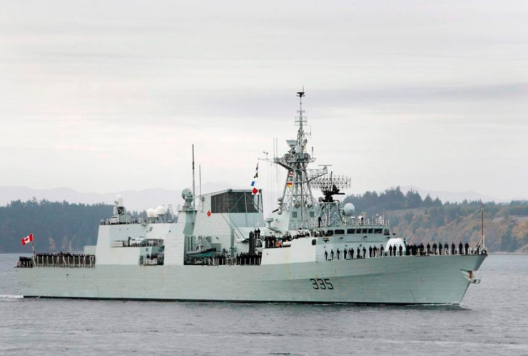 HMCS Calgary, Victoria, Vancouver Island, Georgia Straight, oil spill