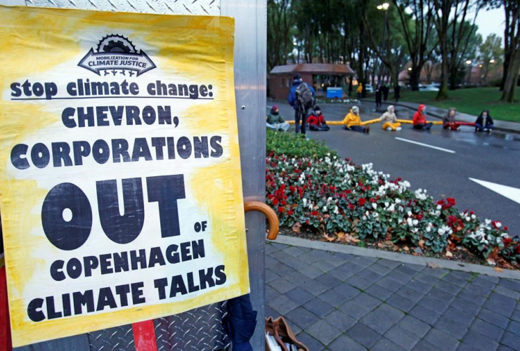 demonstrators, block, entrance, Chevron Corp., San Ramon, Calif, 