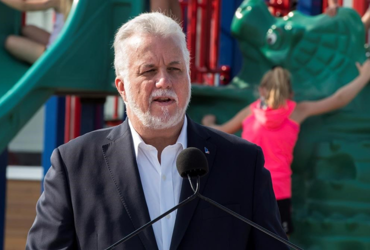 Primary school students, Quebec Liberal Leader, Philippe Couillard, education program, St-Felicien,