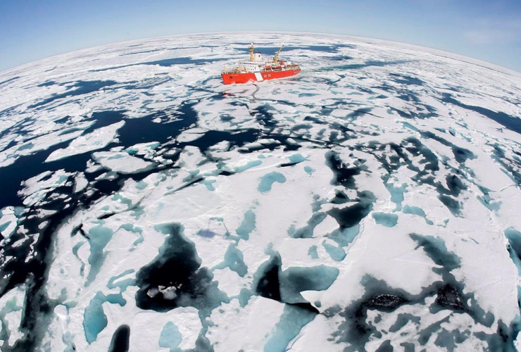 Canadian Coast Guard, icebreaker, Louis S. St-Laurent, Baffin Bay,