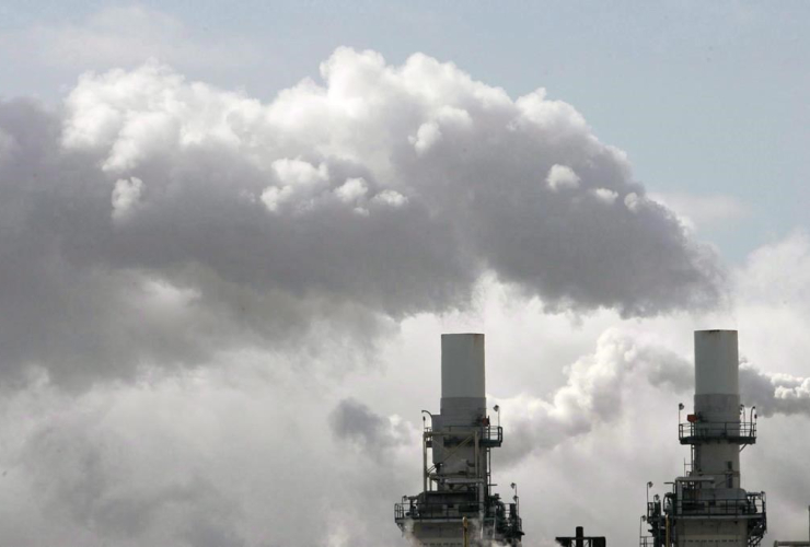 Steam, smoke stacks, building, Toronto,