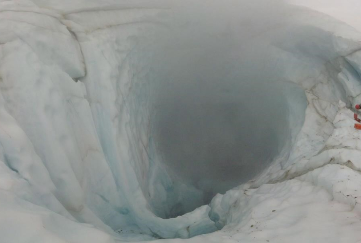 Simon Fraser University, fumaroles, gas vents, Mount Meager, Lillooet,