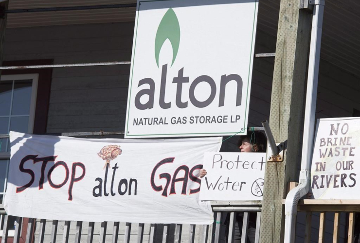 Protesters, Alton Natural Gas Storage LP, Stewiacke, 