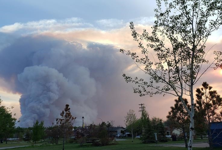 Smoke column, Town of High Level, 