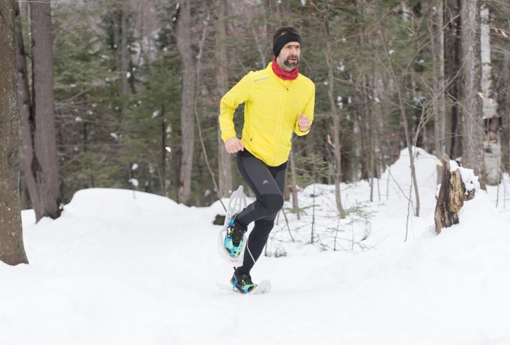 man, jogs, Alfred-Kelly Nature Reserve, Prevost, Que., 