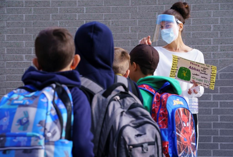 teacher, protective equipment, students, school yard, Philippe-Labarre Elementary School, Montreal,