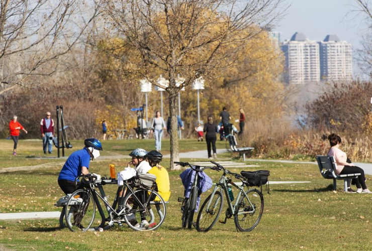 People, warm weather, lakeshore, Montreal, 