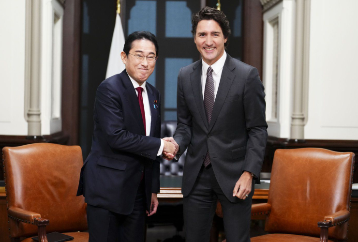 Justin Trudeau, Fumio Kishida,