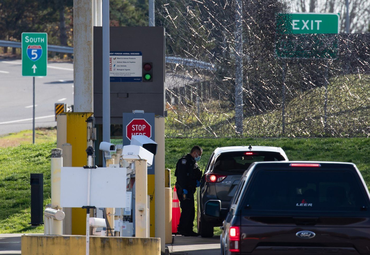 Peace Arch border crossing,