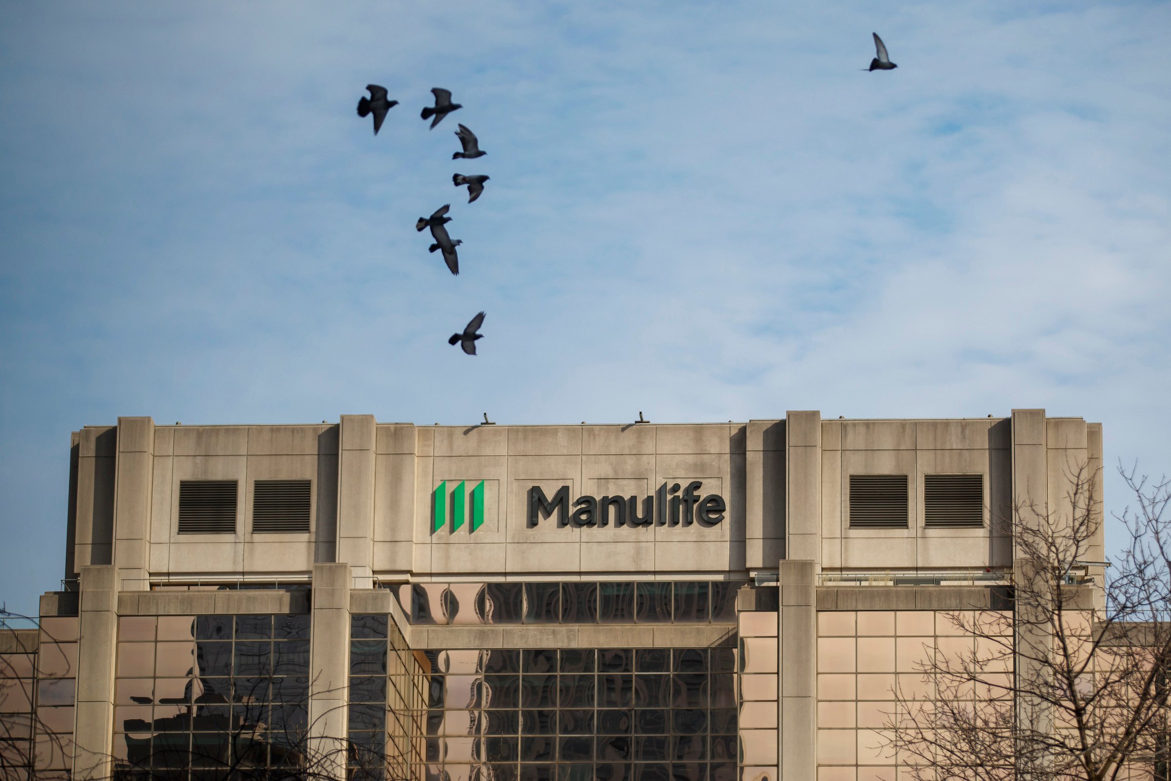 Broken Promises Insurance Giants Sun Life And Manulife Are Deep Into   Cp17192283 