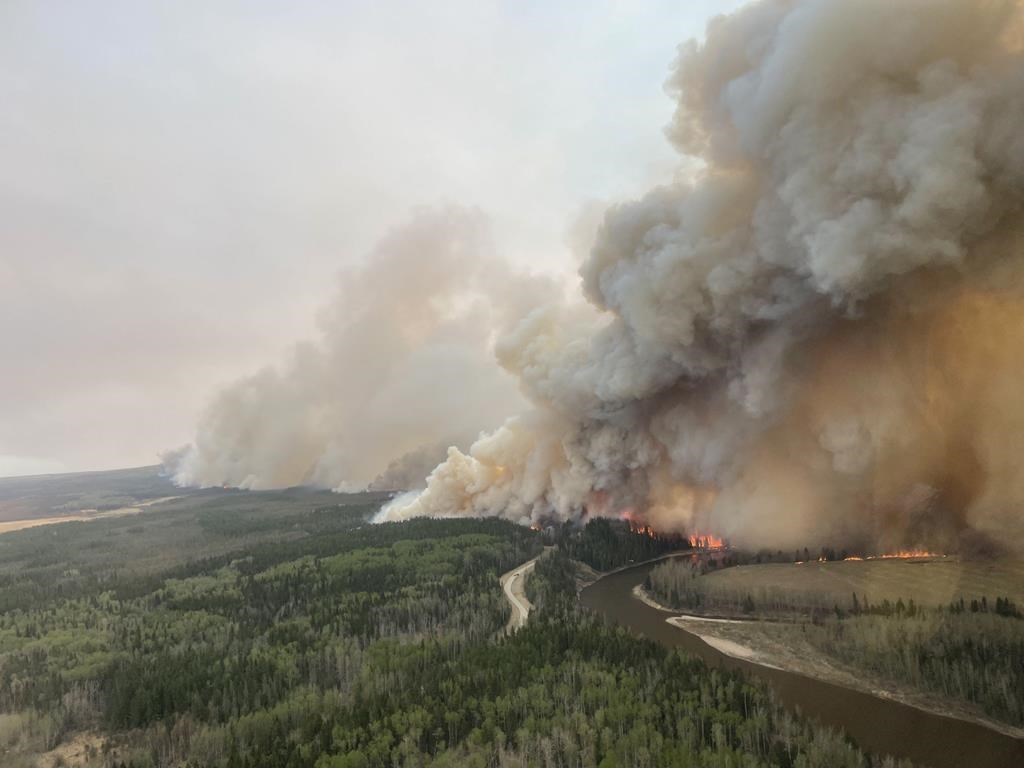 Fire Forces Evacuation Of Northern Alberta Community Of Fort Chipewyan ...