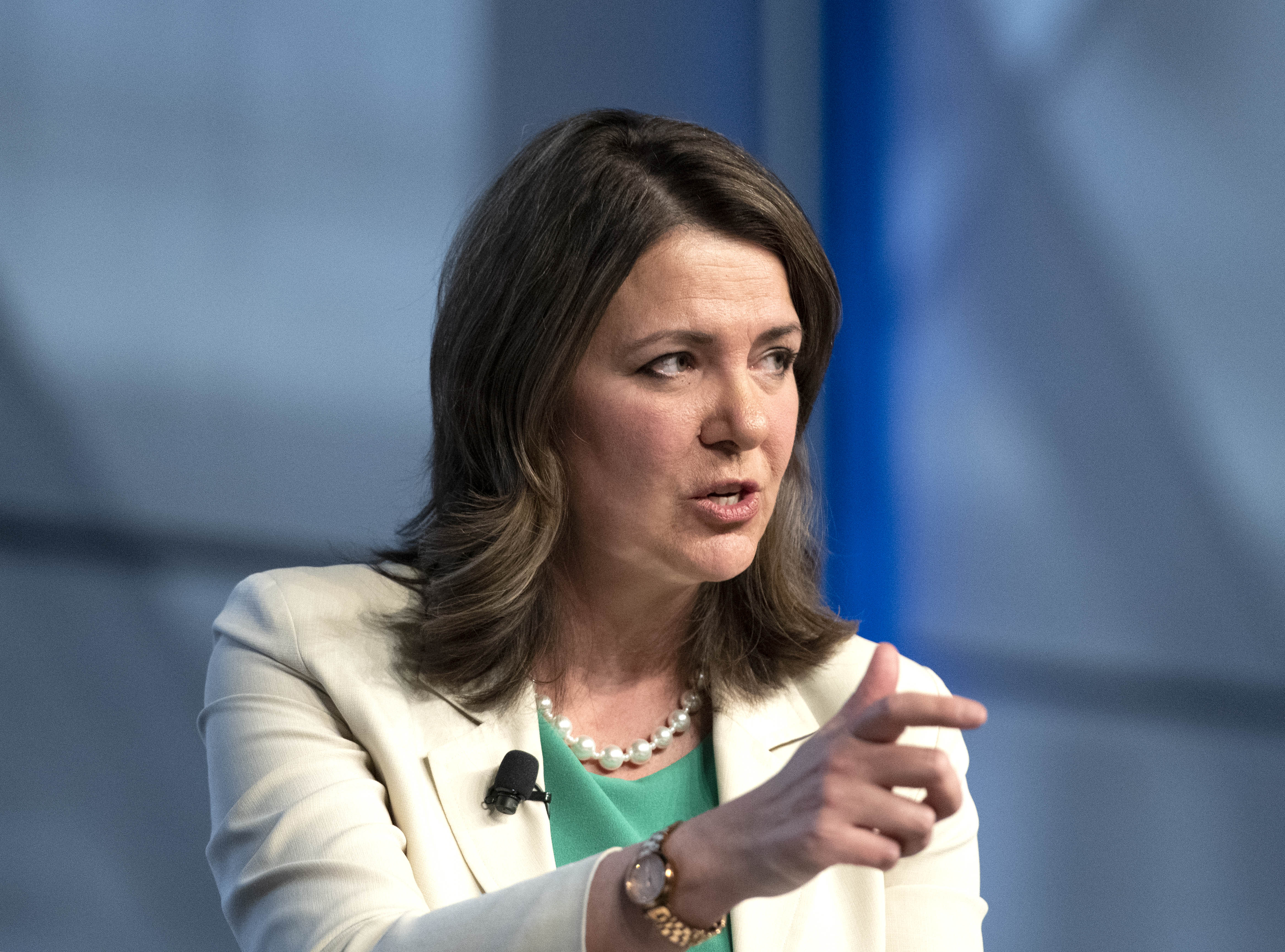 Don't test me, Danielle Smith warns feds ahead of climate peace