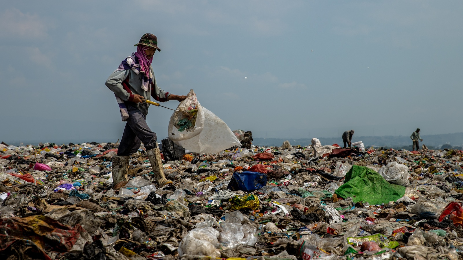 Poor countries face the biggest threats from plastic pollution | Canada ...