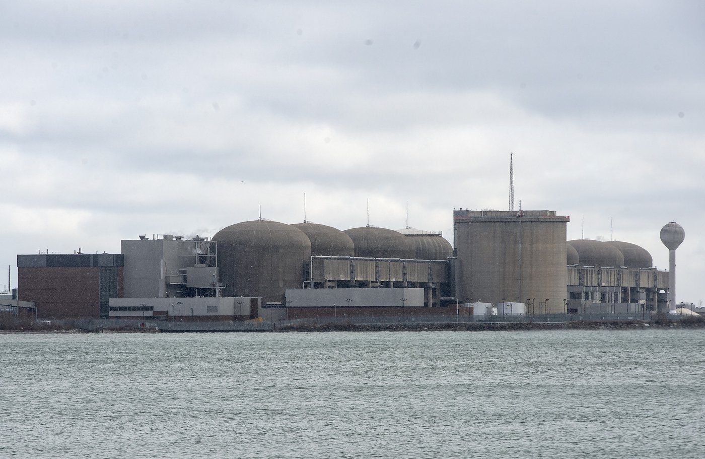 Ontario commits to refurbishment of Pickering nuclear plant to