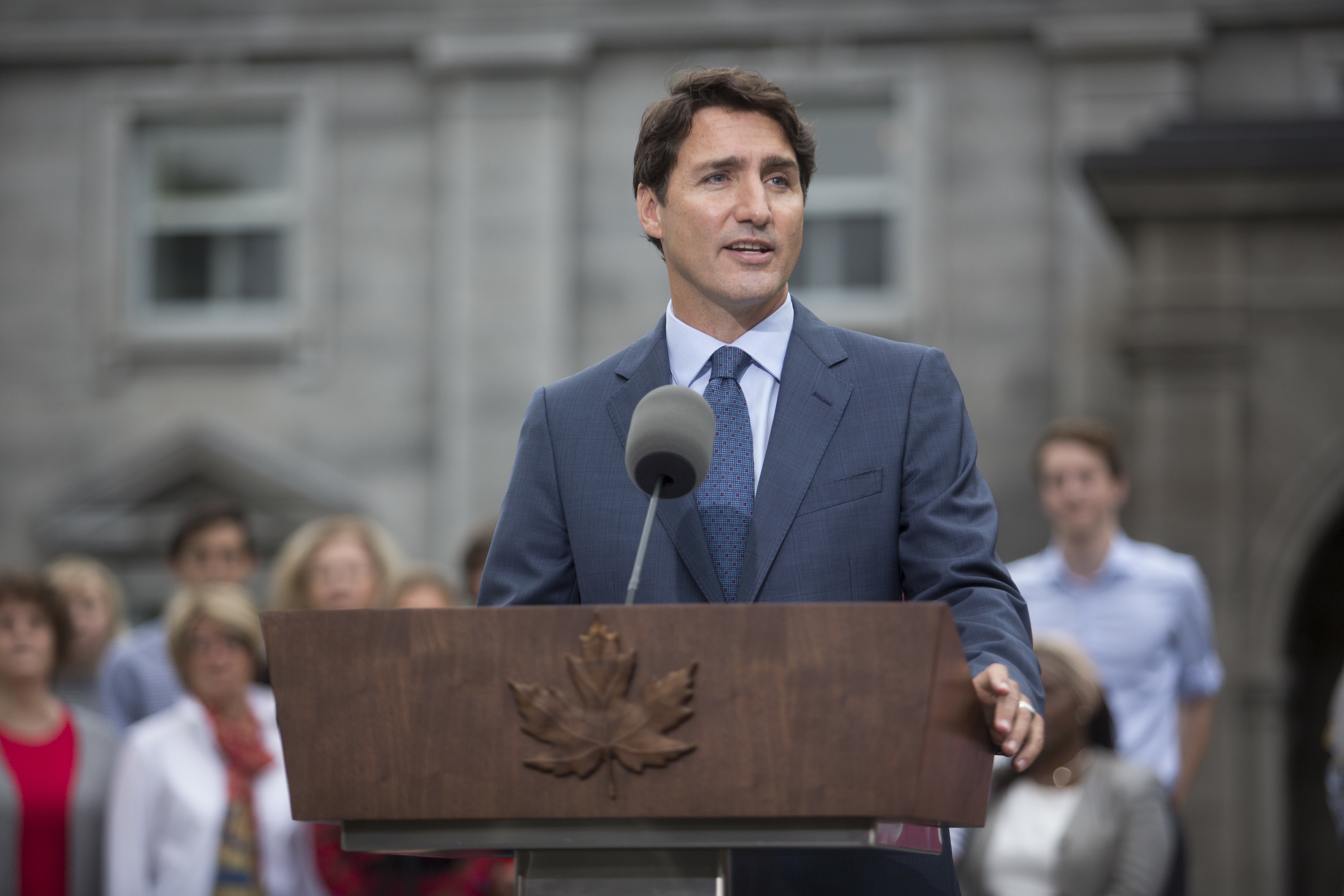 Trudeau Warns Of 'failed Policies Of The Past' As Election Gets ...