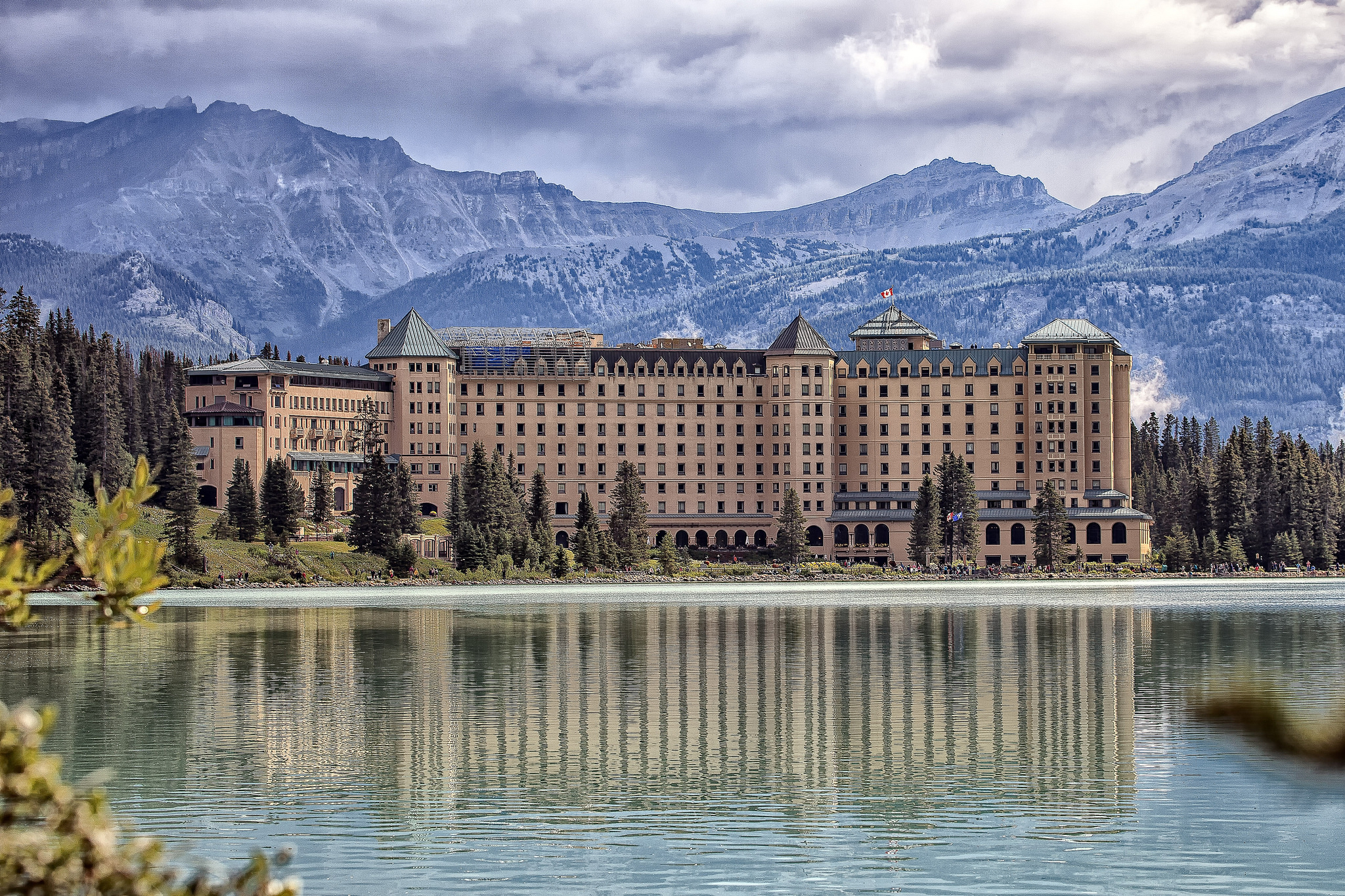 Discover Lake Louise - Fairmont Chateau Lake Louise - This Is Canada