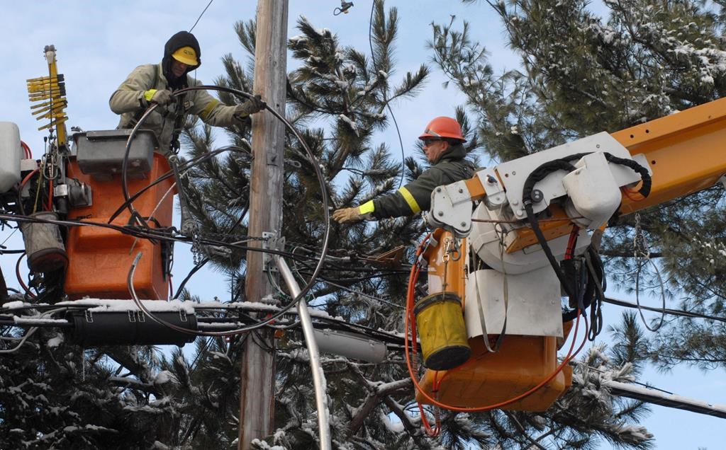 Storm Leaves More Than 275,000 People Without Power In Southern Quebec ...