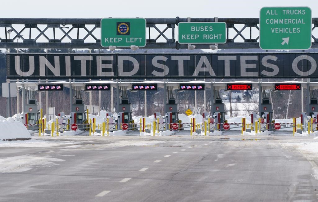 Border between Canada and U.S. closed at least another month