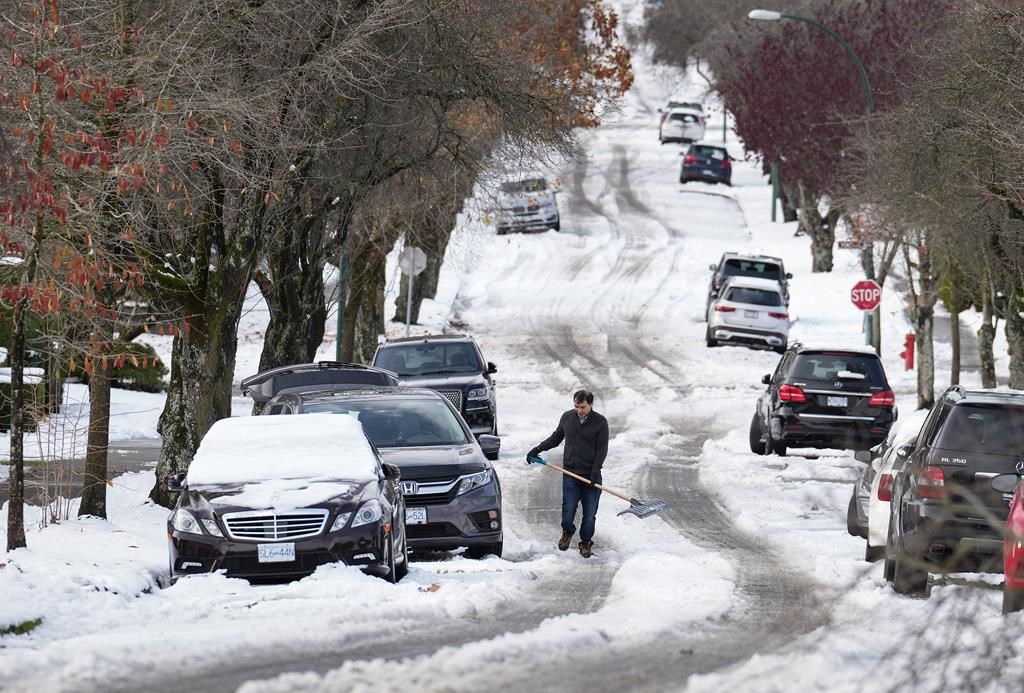 Environment Canada calls for 'real chance' of snow in Vancouver tomorrow -  Delta Optimist