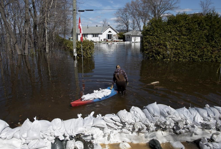 boat, sandbags, flooding, Bayview Drive, Constance Bay, 